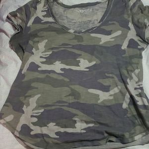 Abercrombie and fitch flowy camo tee